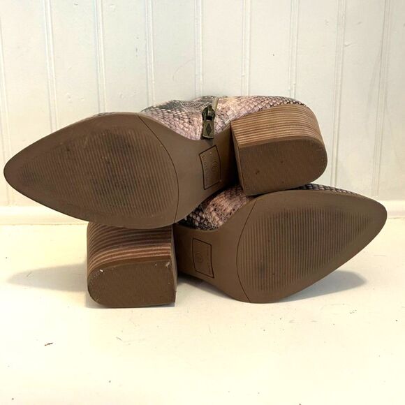 SUN STONE Animal Print Boots - Size 7 - Picture 4 of 6